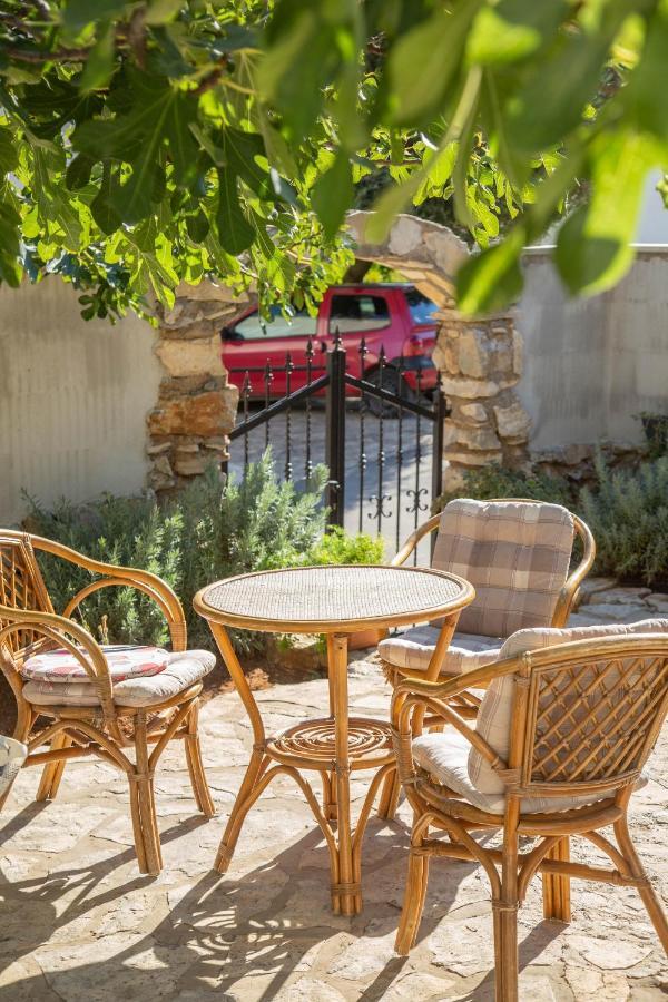 Apartments By The Sea Milna, Vis - 8895 Rukavac  Ngoại thất bức ảnh