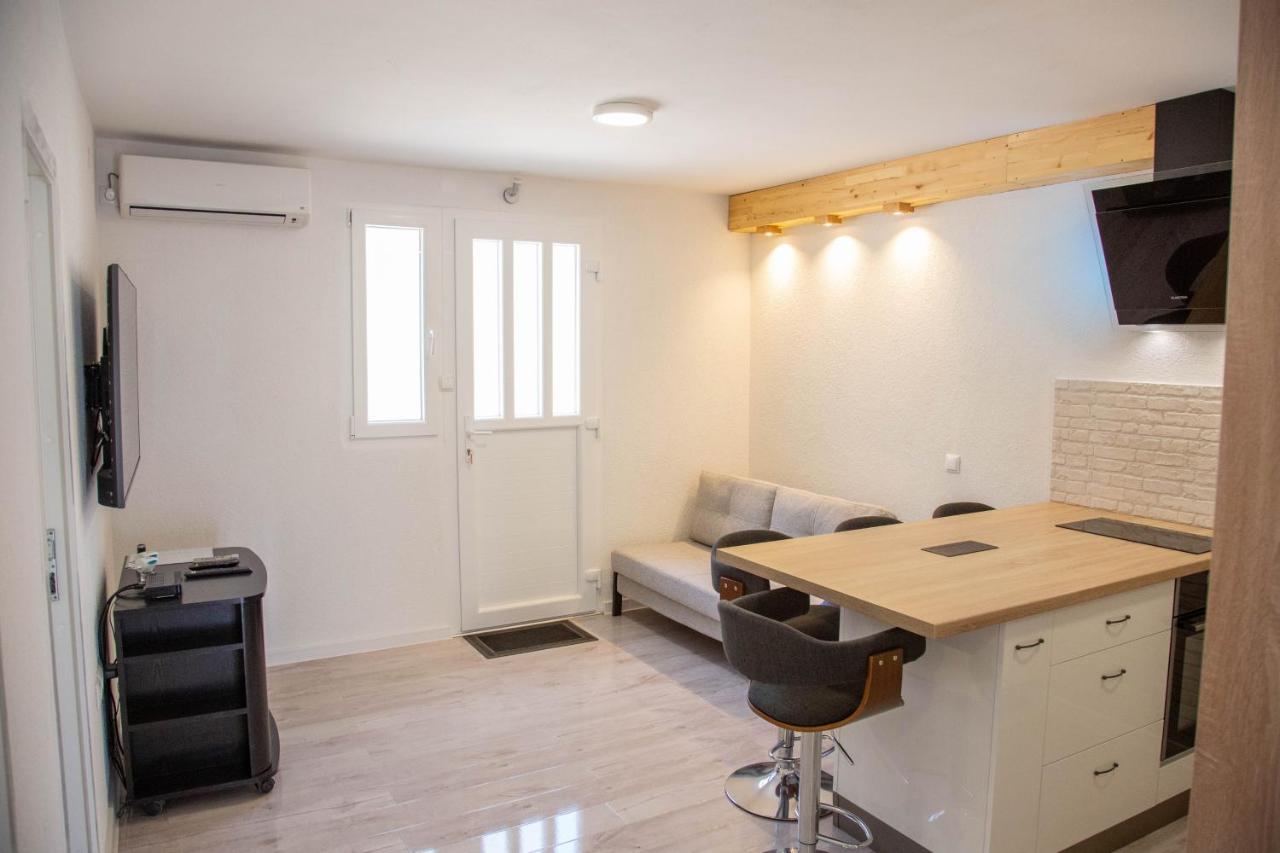 Apartments By The Sea Milna, Vis - 8895 Rukavac  Ngoại thất bức ảnh
